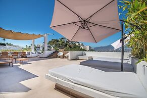 LUXO Villa Acapulco Zona Brisas Guitarrón