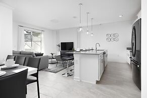 Modern Clean Design Near Disney Top Resort