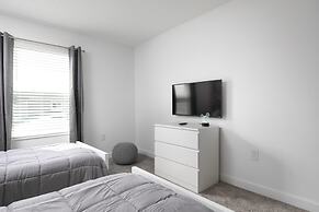 Modern Clean Design Near Disney Top Resort