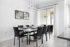 Modern Clean Design Near Disney Top Resort