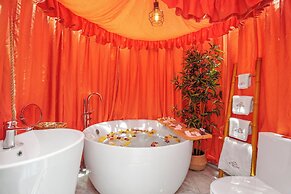 BOHO by THE VIEW LUXE HOTEL