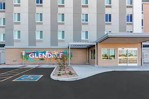 Everhome Suites Glendale Sports Entertainment District