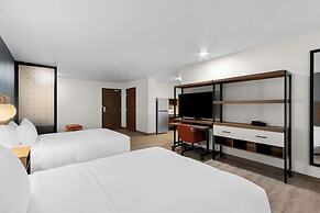 Everhome Suites Glendale Sports Entertainment District