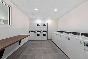 Everhome Suites Glendale Sports Entertainment District