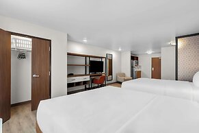 Everhome Suites Glendale Sports Entertainment District