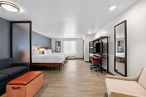 Everhome Suites Glendale Sports Entertainment District