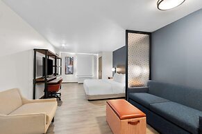 Everhome Suites Glendale Sports Entertainment District