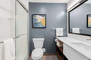 Everhome Suites Glendale Sports Entertainment District