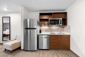 Everhome Suites Glendale Sports Entertainment District