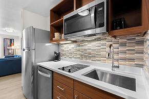 Everhome Suites Glendale Sports Entertainment District