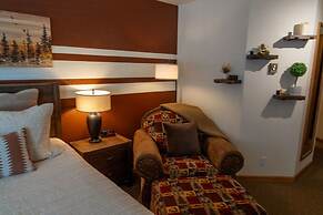 Alpenglow Three Bedroom Two Bath XL A16