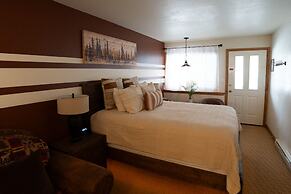 Alpenglow Three Bedroom Two Bath XL A17