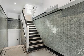 Bondi Junction Apartments by Urban Rest