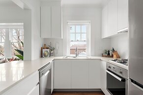 Bondi Junction Apartments by Urban Rest