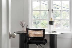 Bondi Junction Apartments by Urban Rest