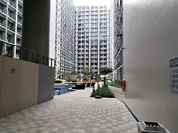 Shore2 Residences Tower2