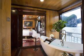 Hera Grand Luxury Cruise Ha Long Bay
