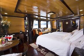 Hera Grand Luxury Cruise Ha Long Bay