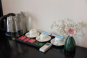 Amanda Cruise on Ha Long Bay