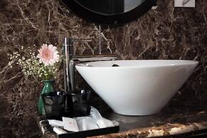 Amanda Cruise on Ha Long Bay