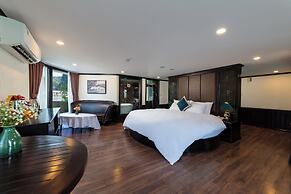 Amanda Cruise on Ha Long Bay