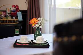 Amanda Cruise on Ha Long Bay