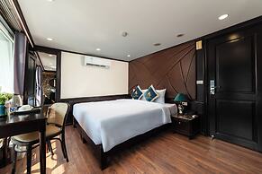 Amanda Cruise on Ha Long Bay