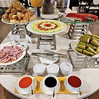 Amanda Cruise on Ha Long Bay