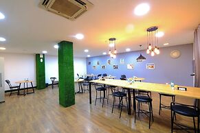 Lime Tree Premier Near Medanta Medicity