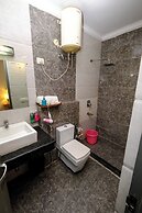 Lime Tree Premier Near Medanta Medicity