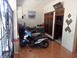 SPOT ON 94042 Homestay Rungkut Syariah