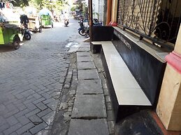 SPOT ON 94042 Homestay Rungkut Syariah