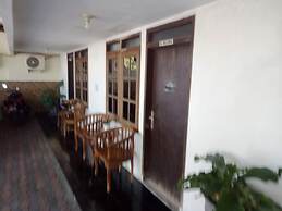 SPOT ON 94042 Homestay Rungkut Syariah