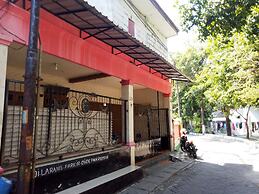 SPOT ON 94042 Homestay Rungkut Syariah