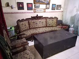 SPOT ON 94042 Homestay Rungkut Syariah