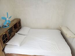 SPOT ON 94042 Homestay Rungkut Syariah