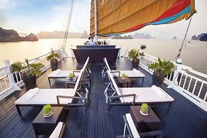 Hera Classic Boutique Cruise Ha Long Bay