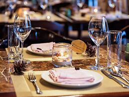 Hera Classic Boutique Cruise Ha Long Bay