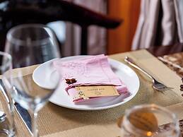 Hera Classic Boutique Cruise Ha Long Bay