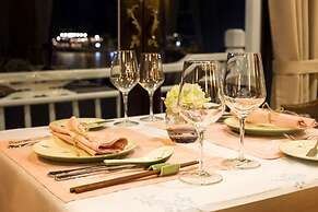 Hera Classic Boutique Cruise Ha Long Bay