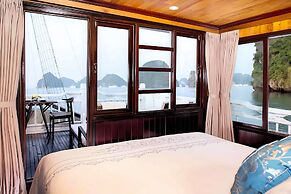 Hera Classic Boutique Cruise Ha Long Bay