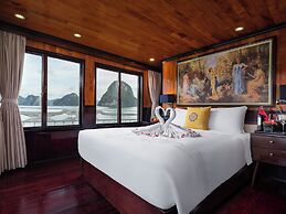 Hera Classic Boutique Cruise Ha Long Bay