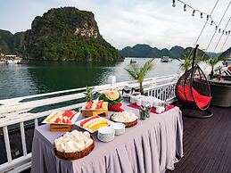Hera Classic Boutique Cruise Ha Long Bay