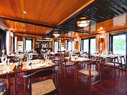 Hera Classic Boutique Cruise Ha Long Bay