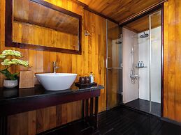 Hera Classic Boutique Cruise Ha Long Bay