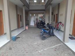 OYO 94022 Guest House Ayomi Syariah