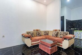 OYO 94049 Pondok Accilia