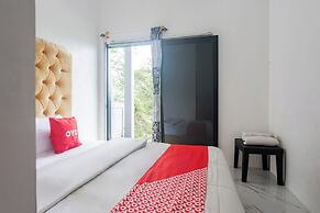 OYO 94049 Pondok Accilia