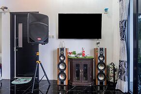 OYO 94049 Pondok Accilia