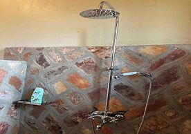 Stevalyn's Ridge View Lodge